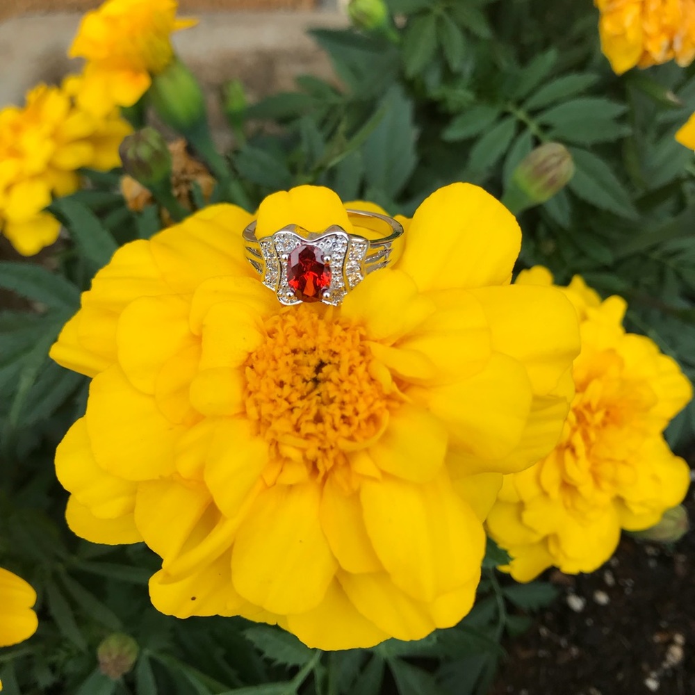 Red stone ring 💍 - Picture 5 of 5